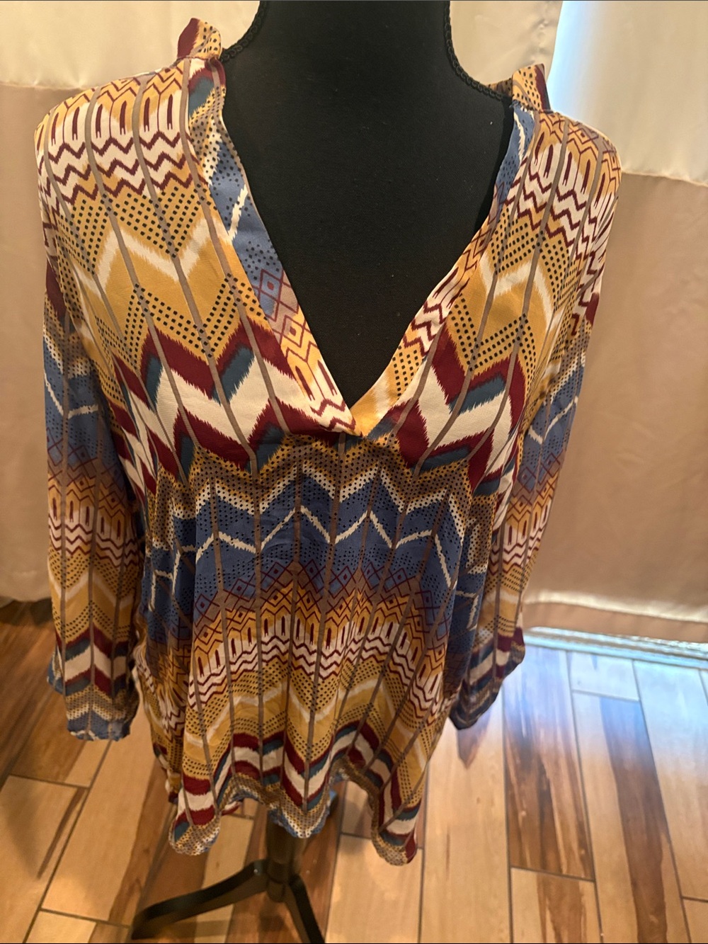 TeenBell Multicolor Geometric V-Neck Tunic